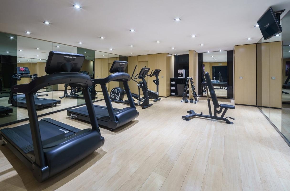 Eurostars Palace Cordoba Ngoại thất bức ảnh The gym at the hotel
