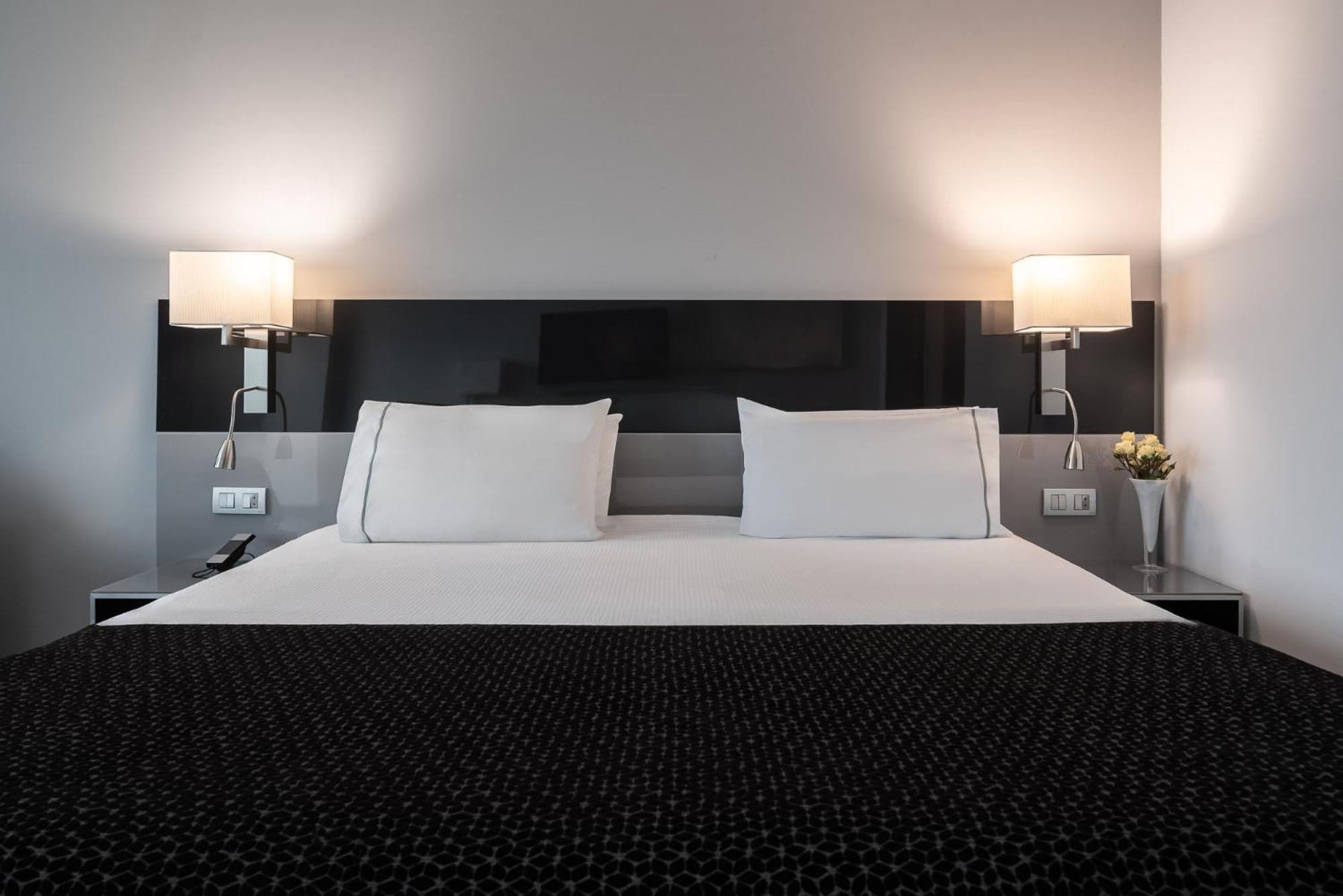 Eurostars Palace Cordoba Ngoại thất bức ảnh A bed